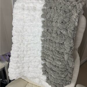 Cozy Two-Tone Chenille Throw Blanket